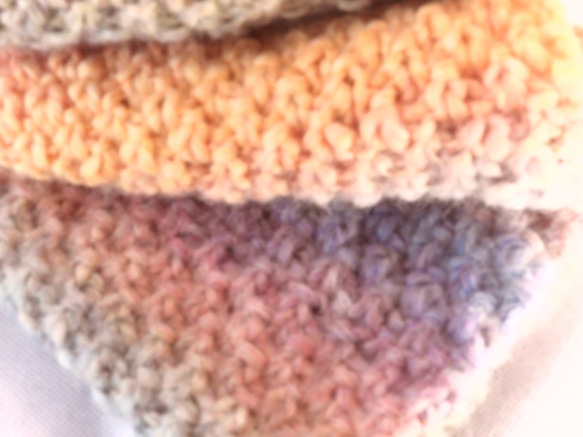 チクチクしないスヌード　手編み受注制作　模様編みイタリア製毛糸★お値下げ　グラデーションが美しいお色（厚さしっかりめ） 7枚目の画像