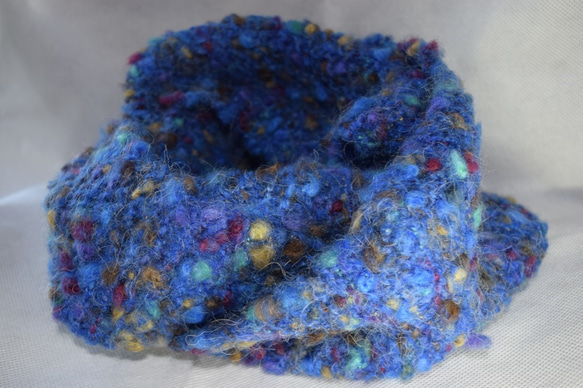 Akane様オーダーのお品　他の方のお買い上げはご遠慮下さいスヌードロイヤルブルー　手編み　ソフトなフランス製毛糸 3枚目の画像