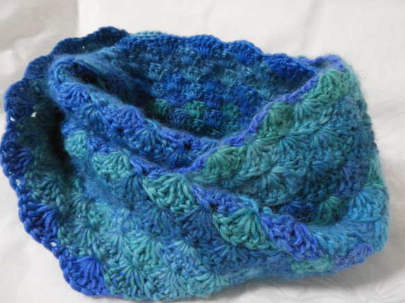 [再販]スヌード手編み　青～エメラルドグリーン　模様編み 7枚目の画像