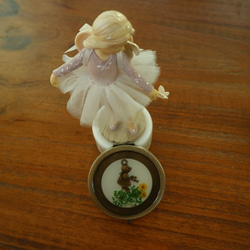 花畑の少女押し花コンパクト手鏡 2枚目の画像