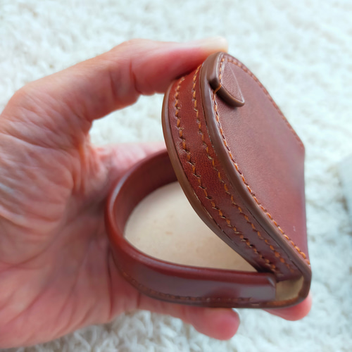 [受注製作]馬蹄型コインケース  ヌメ革　キャメル 馬蹄型コインケース ヌメ革生成り小銭入れ 手縫いハンドメイド