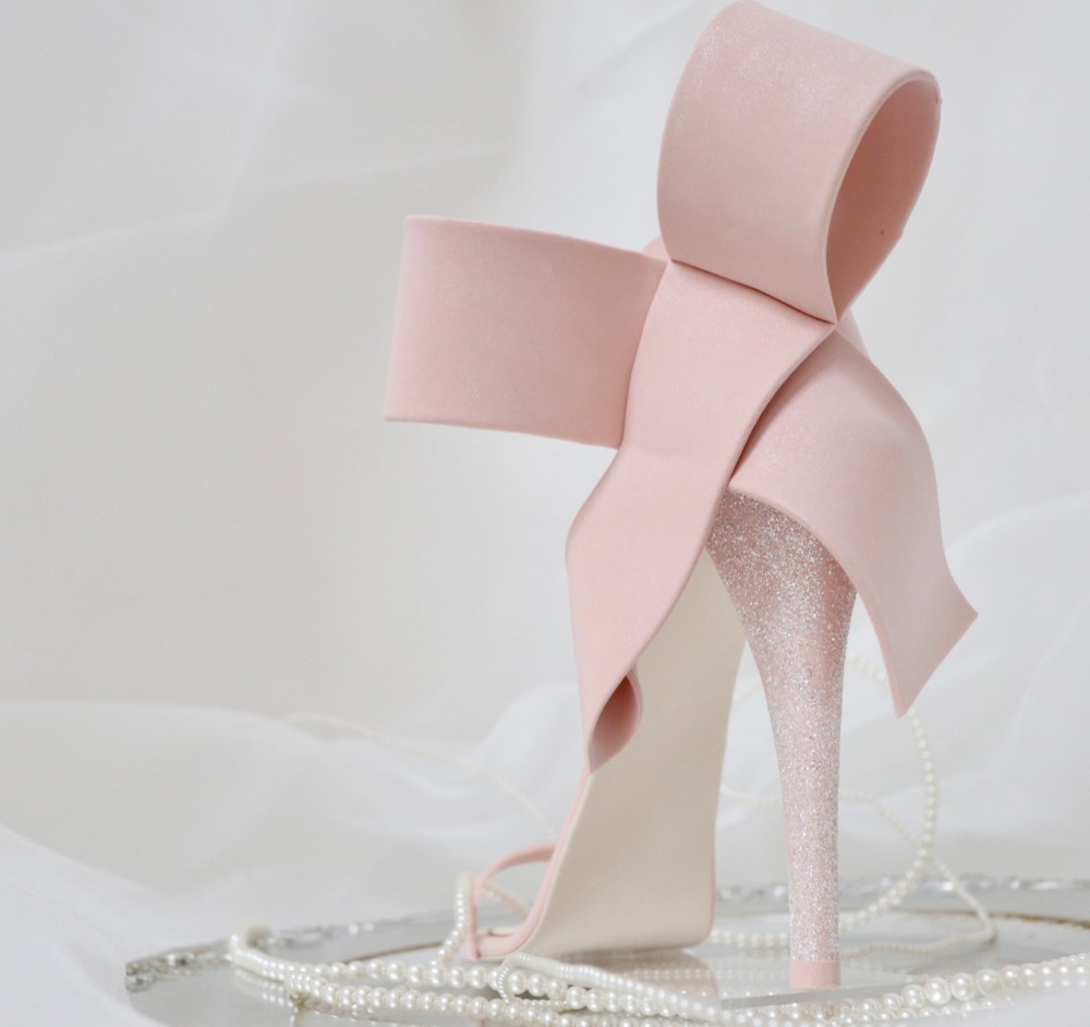 ハイヒール(ピンクリボン) / クレイ / クレイケーキ / スマホスタンド