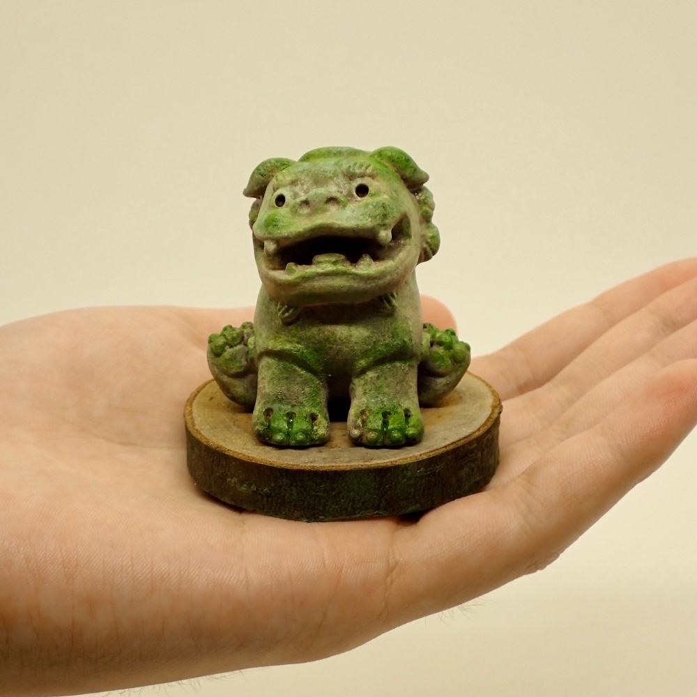置物　『手のりサイズの狛犬さん』(苔むしカラー）