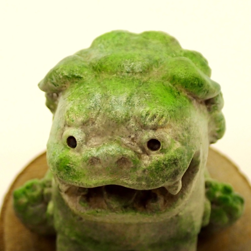 置物　『手のりサイズの狛犬さん』(苔むしカラー）