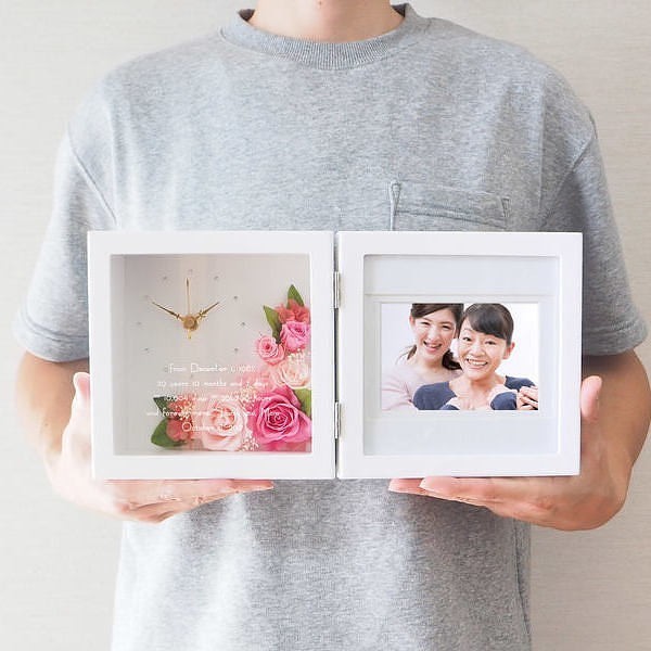 【名入れ】お祝いに欠かせないお花の贈り物 結婚祝い出産祝いに プリザーブドフラワー クロック＆フォト ペールピンク