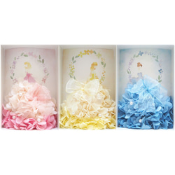 【名入れ】七五三や成人式のお祝いに お姫様のようなドレスをまとった フォトフレーム アジサイドレス ピンク 4枚目の画像