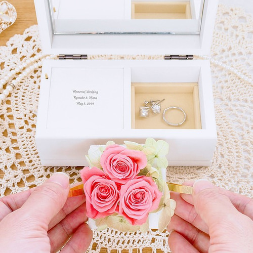 プリザーブドフラワー オルゴールホワイトボックス お誕生日プレゼント