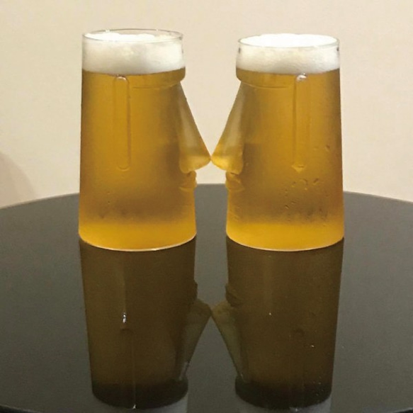【名入れ】飲み物によってモアイの顔色が変わる面白いグラス モアイグラス ペアセット 2枚目の画像