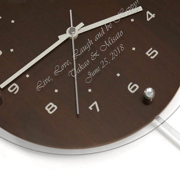 【名入れ】ゆっくりスイングする振り子が心落ち着く ペンデュラムクロック アンティール ブラウン (電波時計)