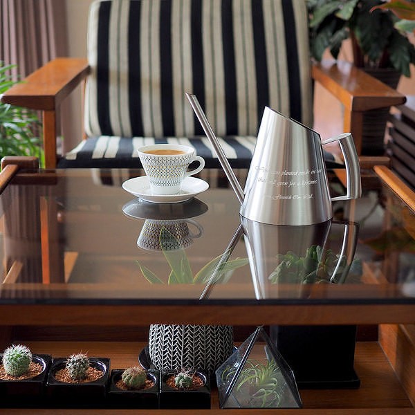 【名入れ】スタイリッシュで無駄のないデザイン ステンレス ジョーロ L 4,844円