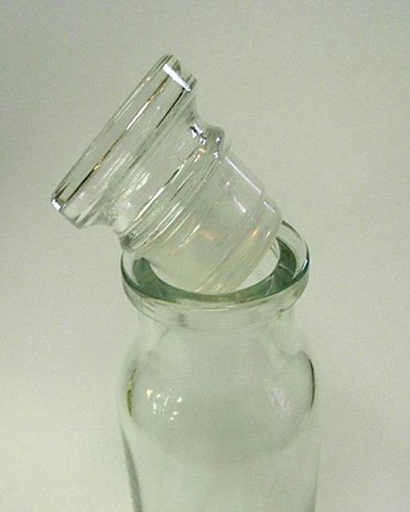 スパイス保存瓶（びん本体+ふた）高さ12ｃｍ×底の直径3.8ｃｍ（内容量：約50ml）　ハーバリウム　ボトルフラワー制作 3枚目の画像