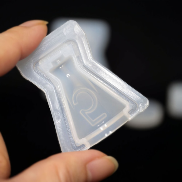 シリコンモールド 香水瓶 パフューム D 立体 3D フラスコ風【シリコン