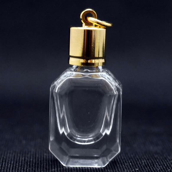 ミニ香水瓶　アロマペンダントトップ　エメラルド形（透明　容量1.2mL）×穴あきキャップ　ゴールド 1枚目の画像