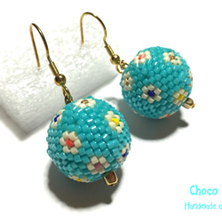 ビーズボールピアス flower / turquoiseblue 1枚目の画像