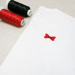 赤い蝶ネクタイ刺繍半袖フルホワイトTシャツSomethink 2枚目の画像