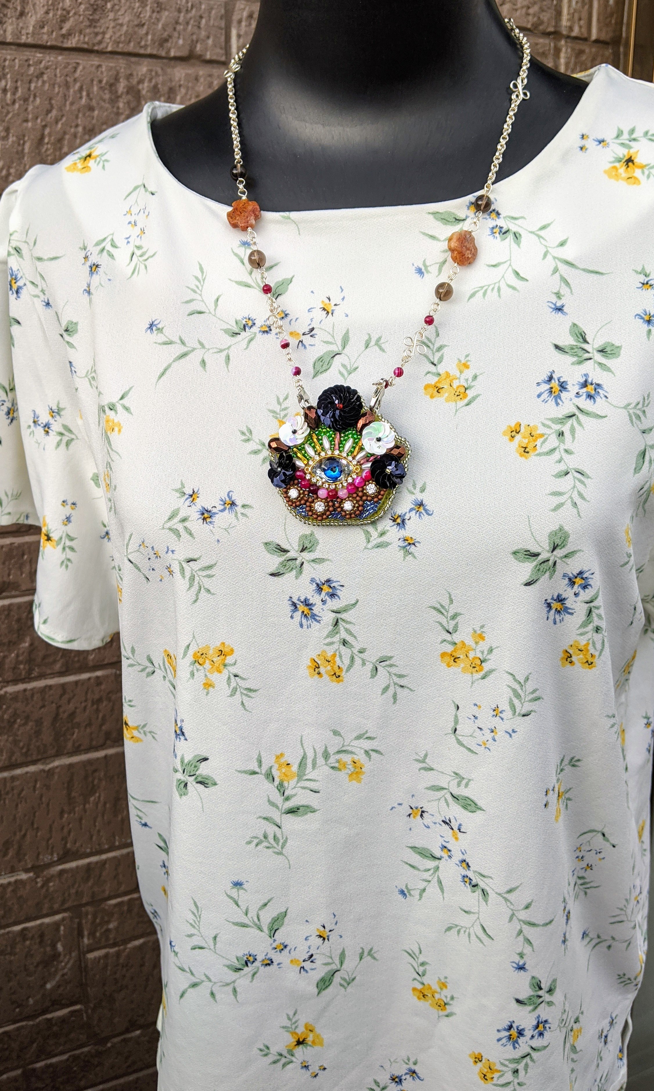 青い目の２WAYアミュレット