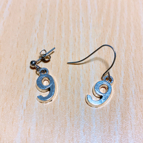 両耳)番号変更OK！ナンバーピアス 数字ピアス シルバー ピアス
