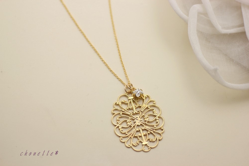 *透かしレース×スワロフスキーのロングネックレス*14kgf