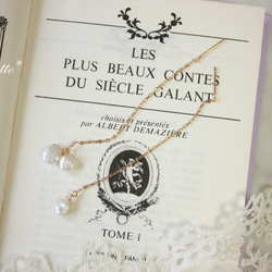 *花びら芥子パールのアシンメトリーチェーンピアス*14kgf*アメリカンピアス 3枚目の画像