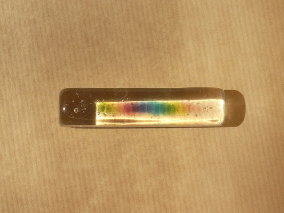 ガラスの虹色箸置き 2枚目の画像