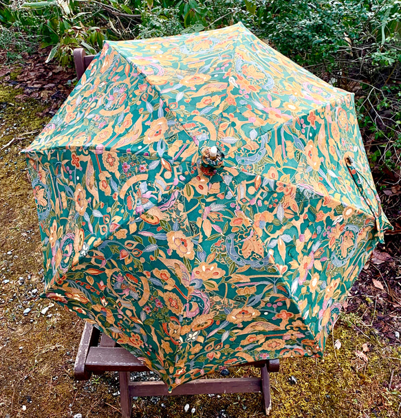 着物リメイク日傘　グリーン柄（袋付き） 1枚目の画像