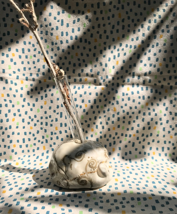 「藤蔓與洞」竹土石山 石山系列 chuhsienearth13 花器 花瓶 乾濕兩用 試管 玻璃 乾燥花 開口笑 第2張的照片