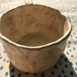 「底圈」竹土石山 竹土系列 咖啡杯 禮物 器皿 雜貨 植物 粉引 風格 杯緣子 把手 溫潤 米白 土地 第6張的照片
