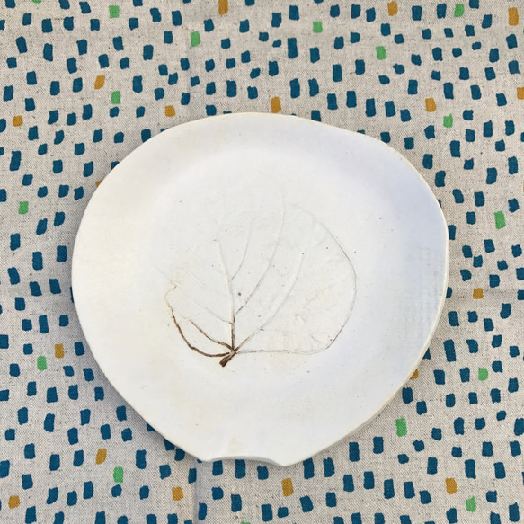 chuhsienearth13 the cake pan “dead leaf ” handmade plate 1枚目の画像