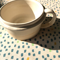 「半白」竹土石山 竹土系列 咖啡杯 馬克杯 禮物 器皿 擁抱 白色 一半 相伴 把手 奶油色 輕鬆  溫暖 第3張的照片