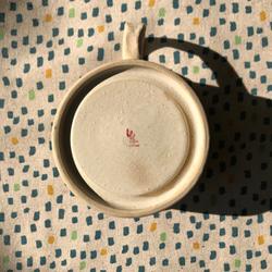 「半白」竹土石山 竹土系列 咖啡杯 馬克杯 禮物 器皿 擁抱 白色 一半 相伴 把手 奶油色 輕鬆  溫暖 第7張的照片