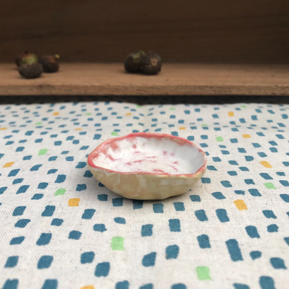 「草莓巧克力」竹土石山 石山系列 chuhsienearth 13 醬料碟 醬油 蠟燭台 豆腐乳 麵筋 脆瓜 輕柔 第4張的照片