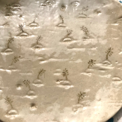 「樹生蕨」竹土石山 chuhsienearth 13 石山系列 蛋糕盤 淺盤 麵包 水果 蠟燭 樹皮 拓印 葉 底盤 第2張的照片