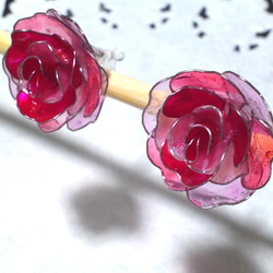 『秋ハンドメイド2019』バラ(赤)イヤリング001　BarE001=rose 1枚目の画像