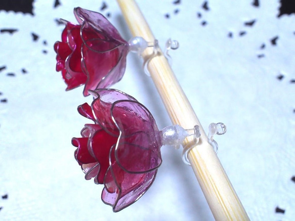 『秋ハンドメイド2019』バラ(赤)イヤリング001　BarE001=rose 4枚目の画像