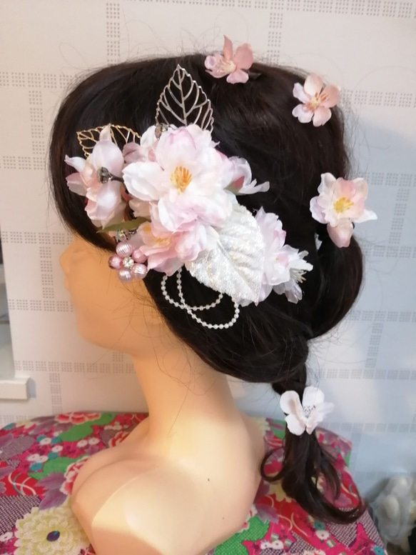 桜のヘッドドレス結婚式、卒業式、パーティー　成人式　 1枚目の画像