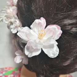 桜のヘッドドレス結婚式、卒業式、パーティー　成人式　 4枚目の画像