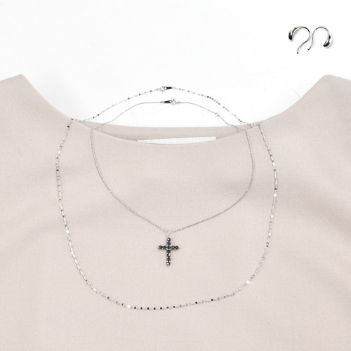 訳あり　K18ダイヤモンドペンダントトップ　ブラック　ホワイト No.1825○*極小ダイヤモンド8 K18ペンダントトップ ○*18金