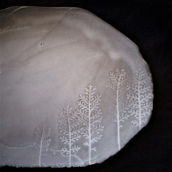 生植物プレートL・シルバーレース　森の夜空　デザート皿 フルーツ皿 アクセサリートレー 陶器  洋食器 ギフト陶磁器 4枚目の画像