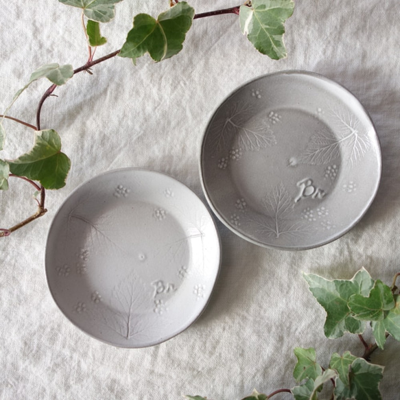 「選べるボタニカル・ラウンドＳ」豆皿 小皿　プチプレート ボタニカル 植物 陶器 陶磁器　ギフト　洋食器 4枚目の画像