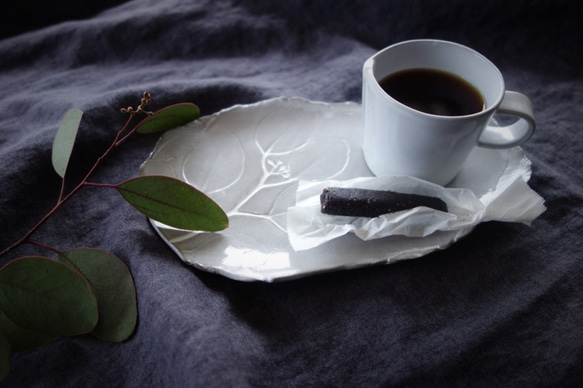 生植物プレートL・フランネルフラワー　デザート皿 フルーツ皿 アクセサリートレー 陶器  洋食器 ギフト陶磁器 4枚目の画像