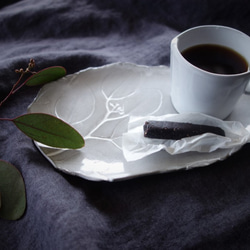 生植物 プレートL・オーク　デザート皿 フルーツ皿 アクセサリートレー 陶器  洋食器 ギフト陶磁器 5枚目の画像
