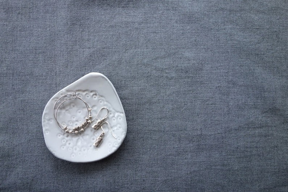 レースの小皿「クレマチス」　豆皿　ミニプレート　小物入れ　陶器　フランス 7枚目の画像