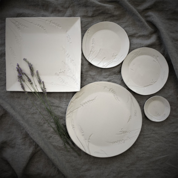 「ラウンドＬ・ラベンダー」 大皿 ボタニカルシリーズ 植物 陶器 陶磁器 デザート皿 ワンプレート　ギフト　洋食器 6枚目の画像