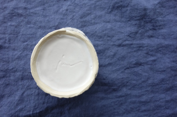 「THOHEN/陶片 カップ 『ツタ模様』 ホワイト」ティーカップ 陶器 陶磁器 5枚目の画像