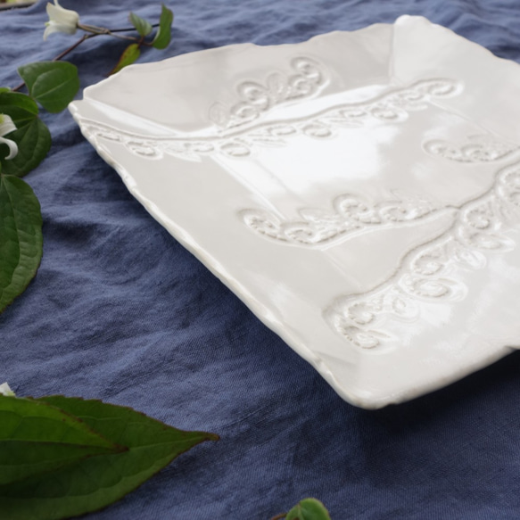 「THOHEN/陶片 スクエア・オフホワイト」 大皿 ワンプレート デザート皿 陶器 陶磁器 3枚目の画像