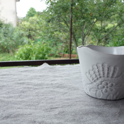 「THOHEN/陶片 カップ 『花と円模様』 アンティークホワイト」ティーカップ 陶器 陶磁器 2枚目の画像