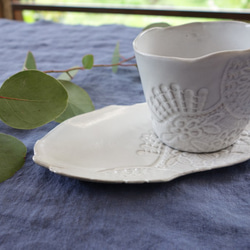 「THOHEN/陶片 カップ 『花と円模様』 アンティークホワイト」ティーカップ 陶器 陶磁器 4枚目の画像