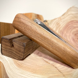 《梧藝生活Wood.Art.Life 》原木質感訂書機 使用八種原木採類手工製成。緬甸柚木。 第2張的照片