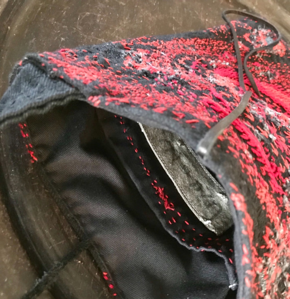 ブラックデニム赤渦刺し子刺繍鞄 3枚目の画像