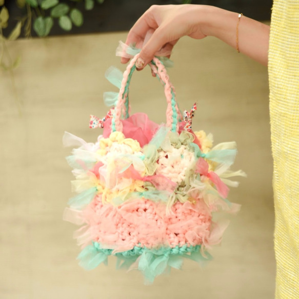 咲き編みフラワーバスケット